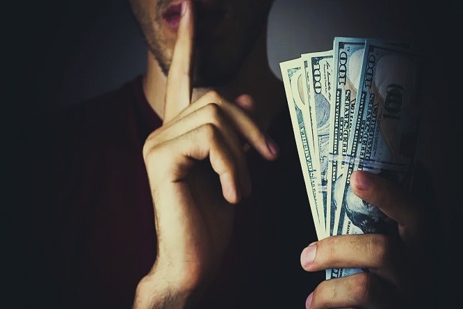 Héctor Andrés Obregón Pérez - Fraudes financieros de alto nivel; Los engaños que sacuden las finanzas globales - FOTO